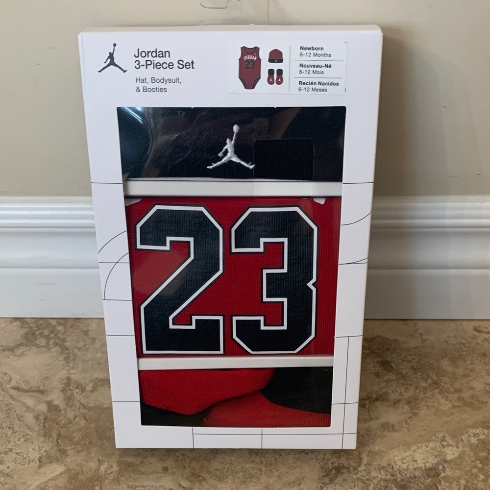 Nike Jordan Infant baby Set 6-12 month 23 hat beenie booties bodysuit onesie
